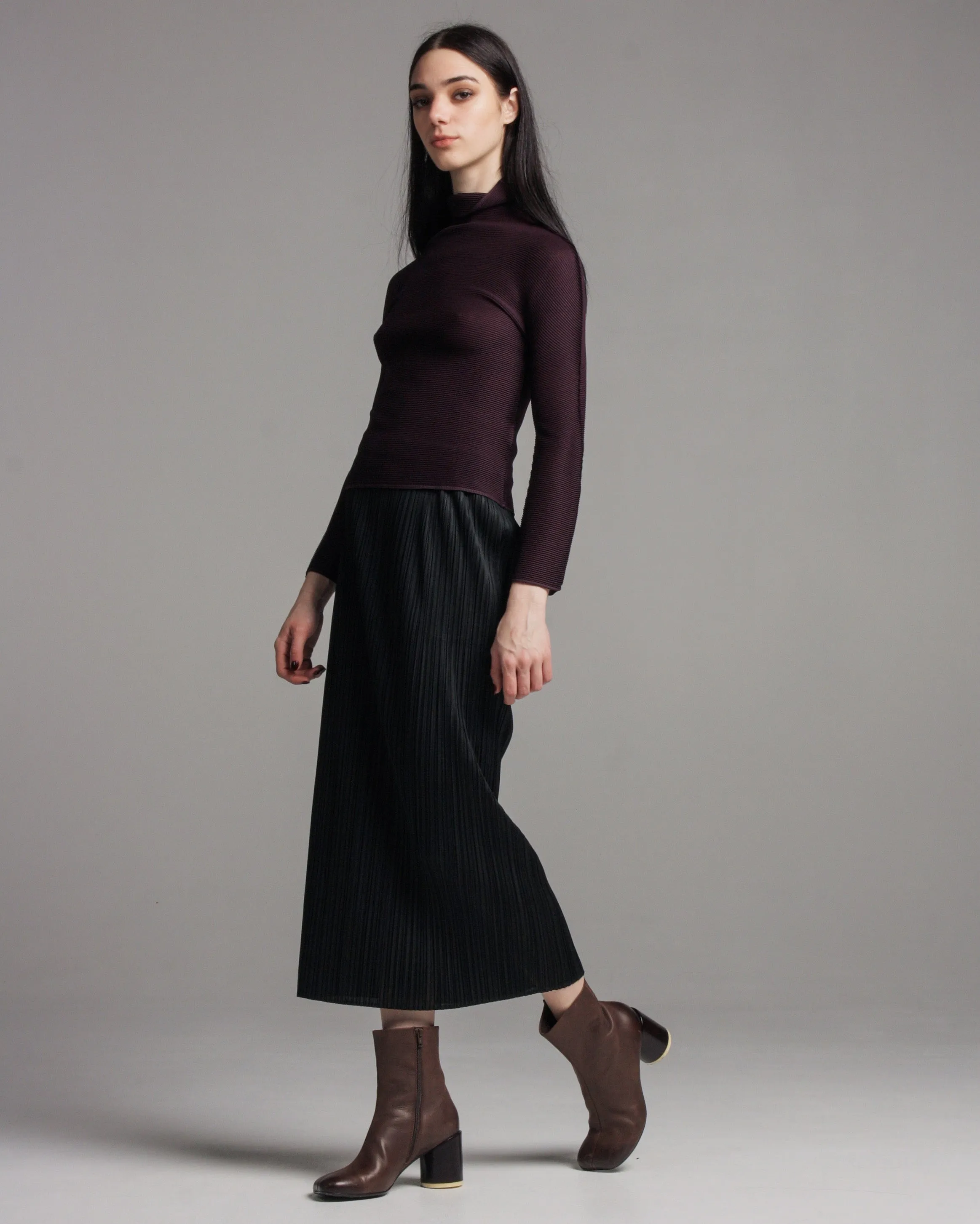 Black Basic Pleated Skirt