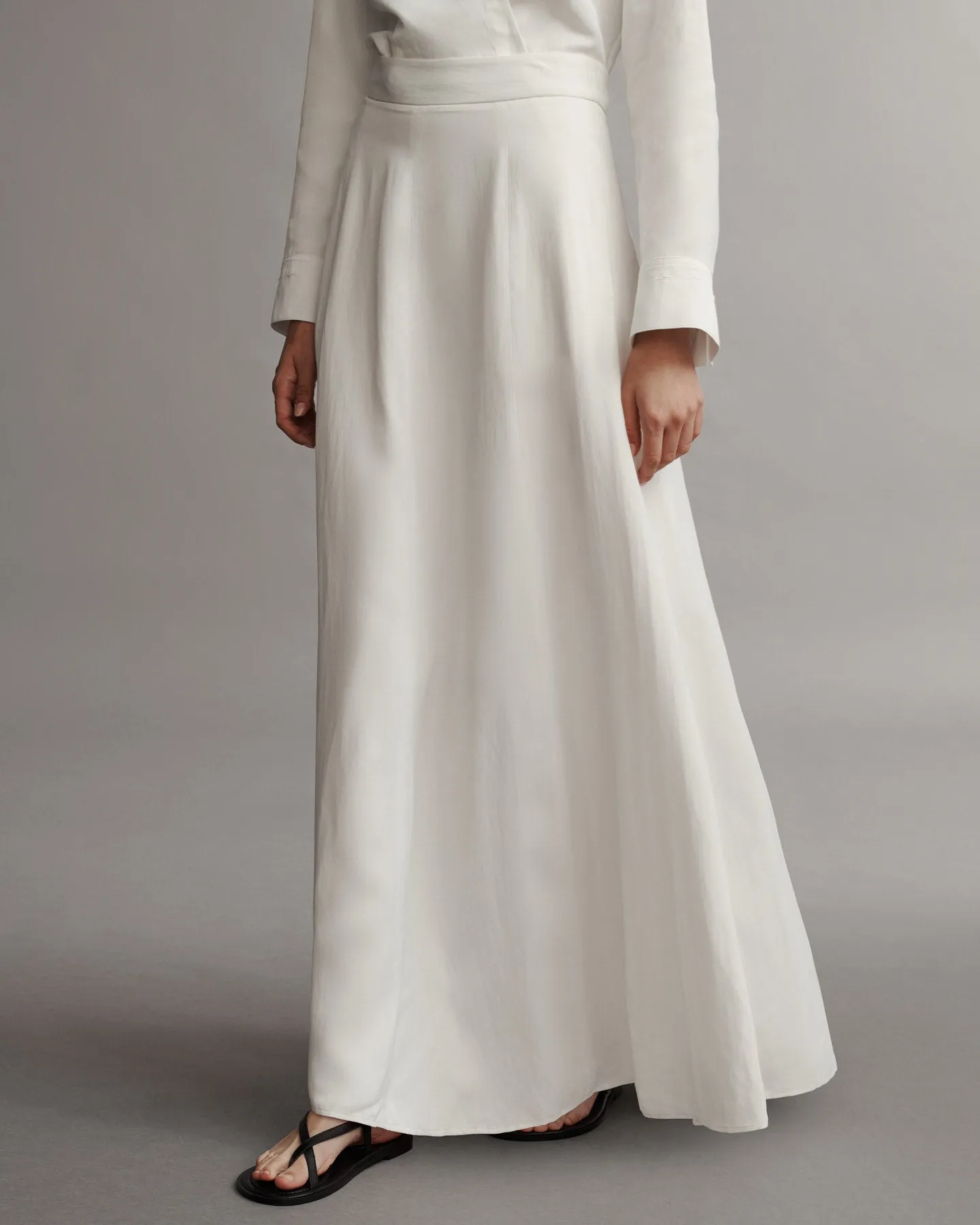 Kennedy Skirt in Coated Viscose Linen