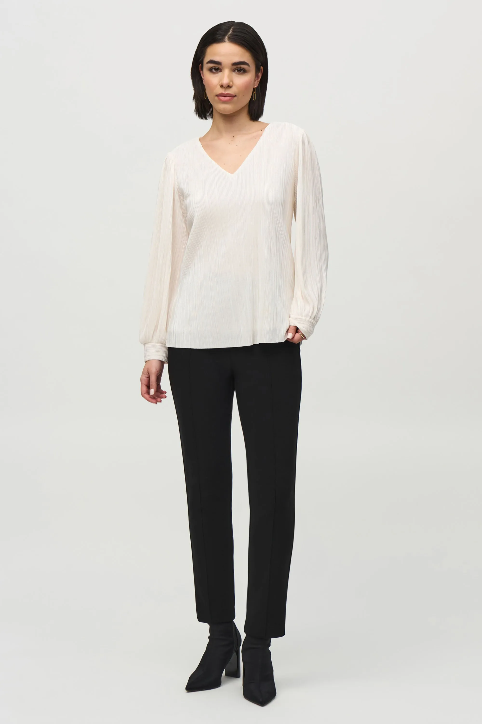 PLEATED LS V-NECK TOP