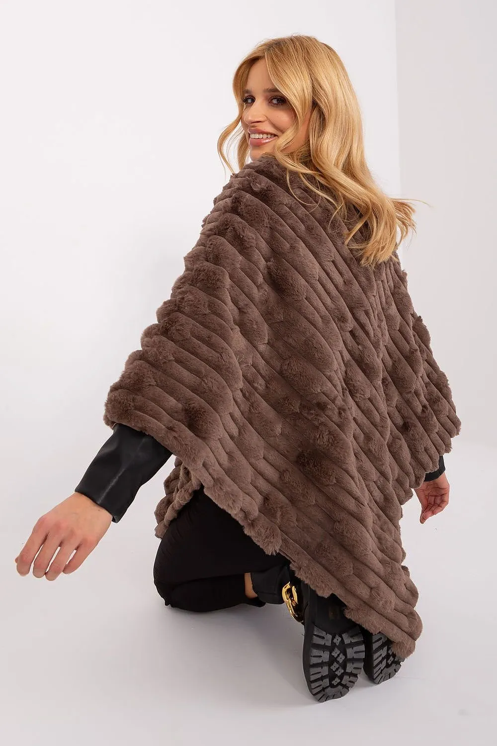 Poncho model 203197 AT