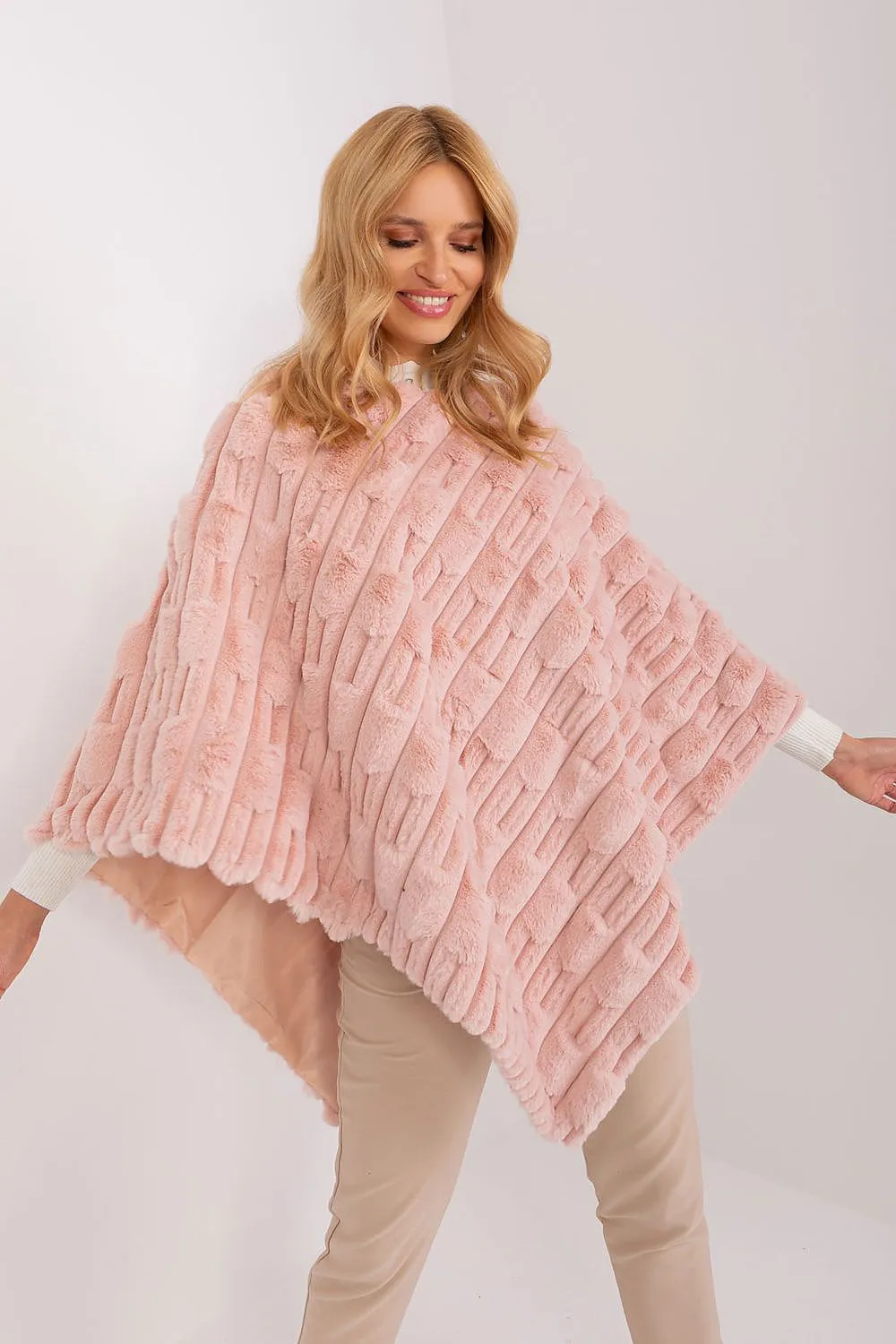Poncho model 203197 AT