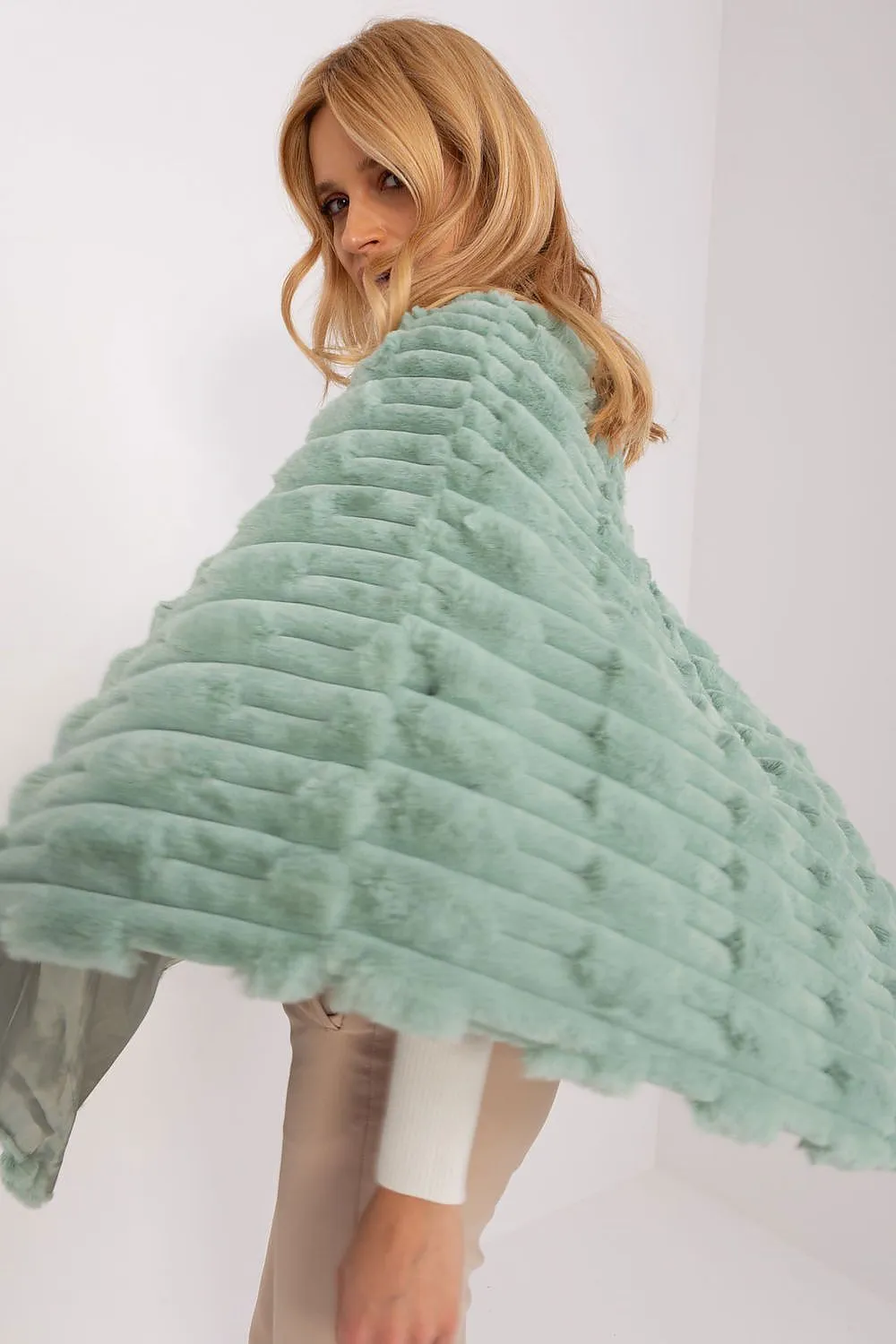 Poncho model 203197 AT