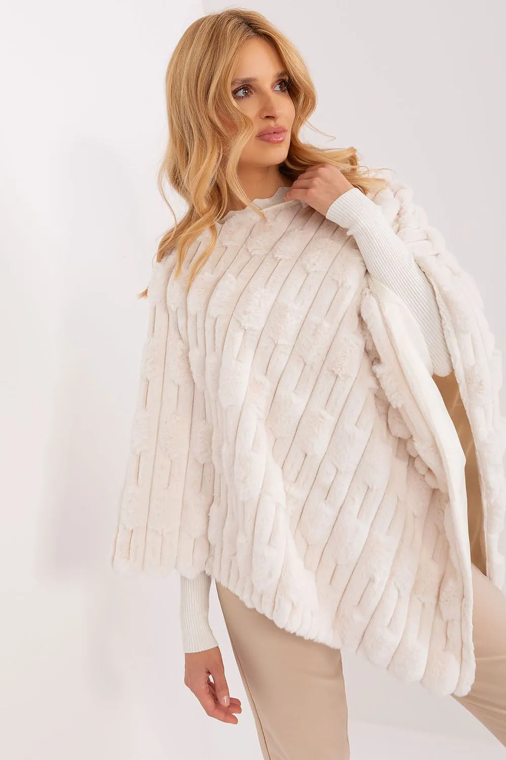 Poncho model 203197 AT