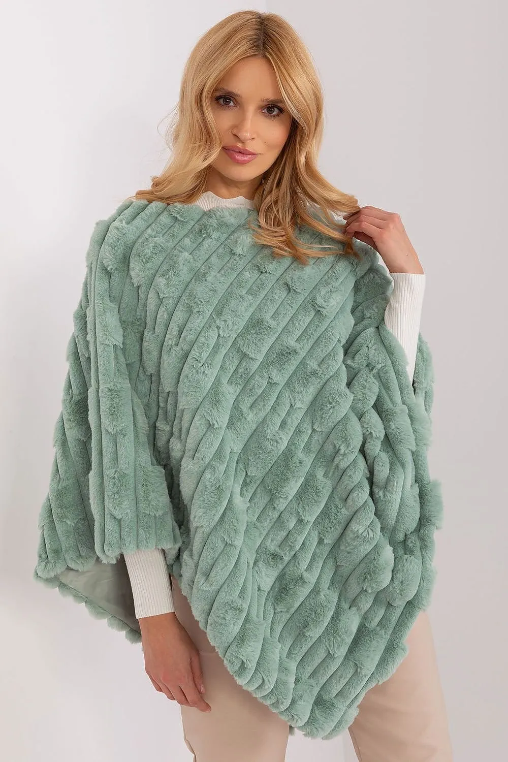 Poncho model 203197 AT