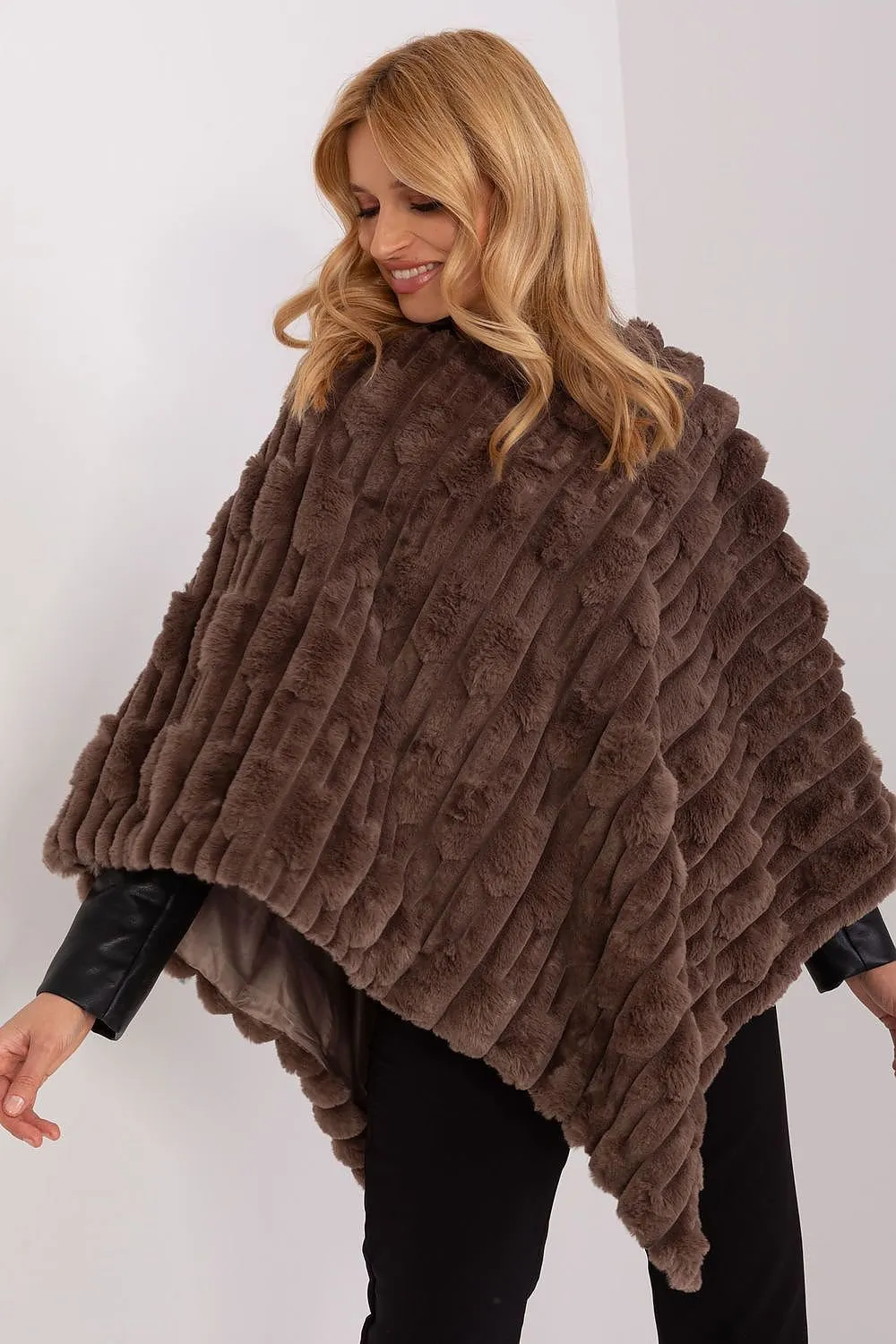 Poncho model 203197 AT