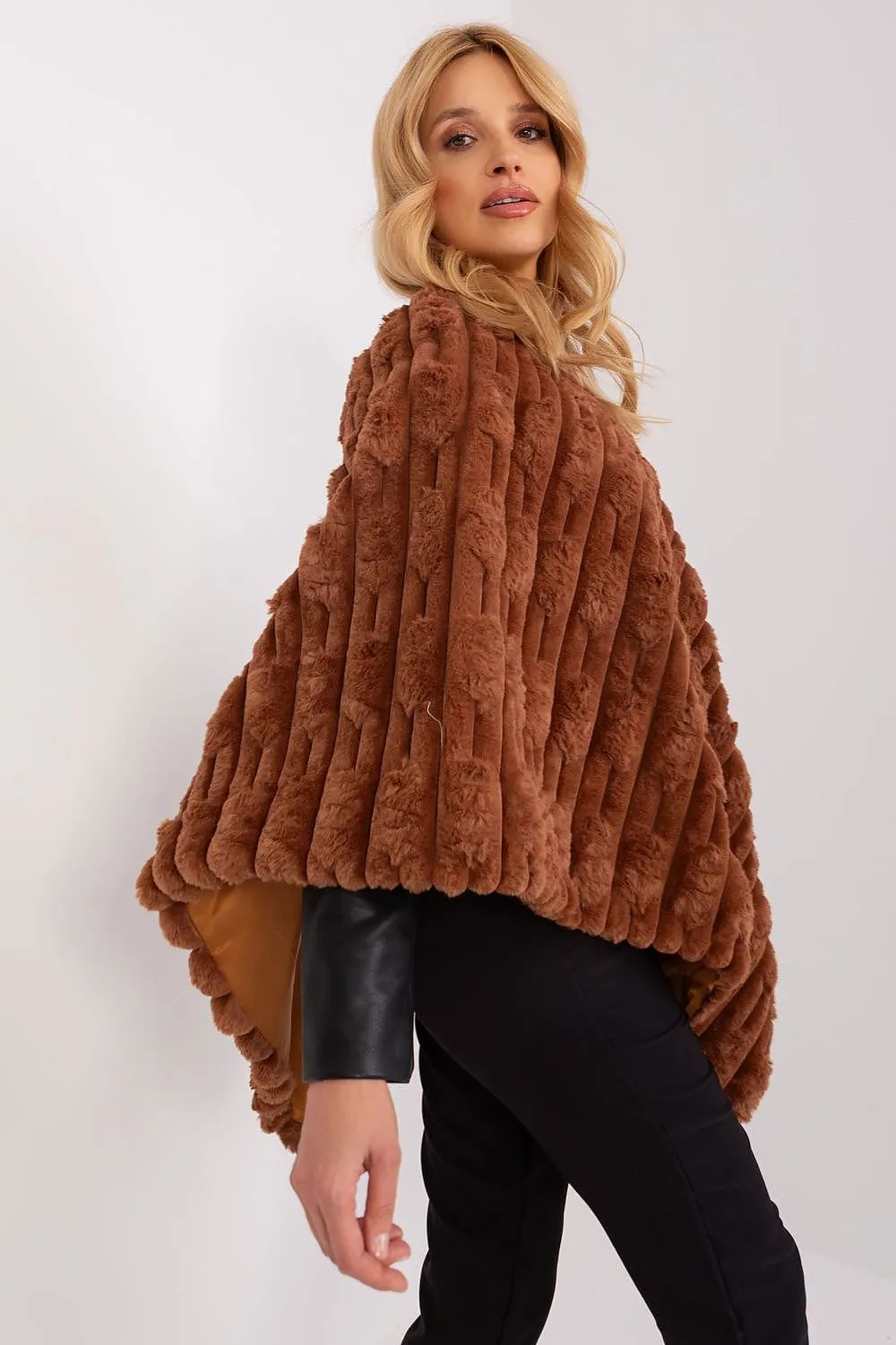 Poncho model 203197 AT