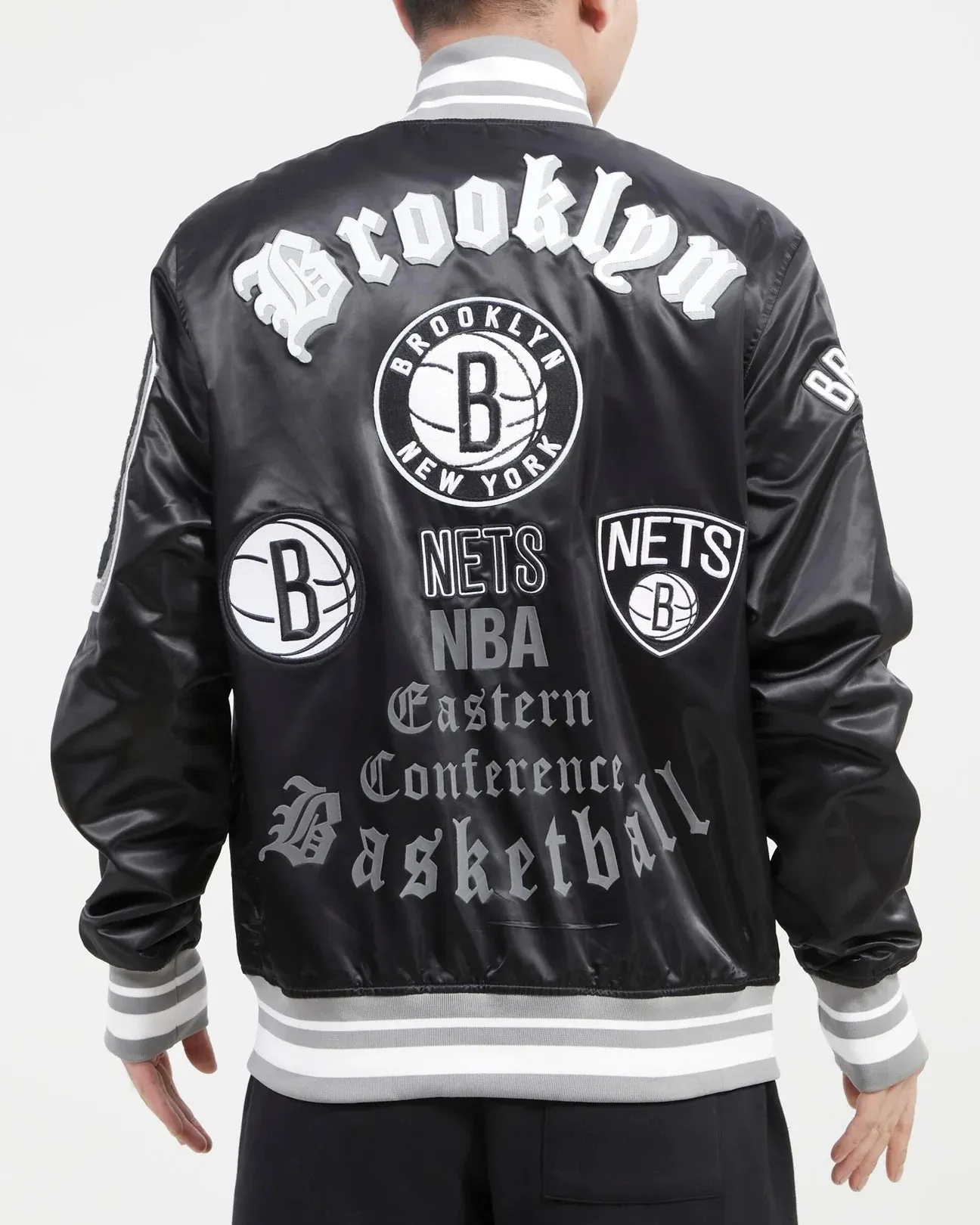 Pro Standard Jacket - Brooklyn Nets - Old English Stains - Black - BBN654332