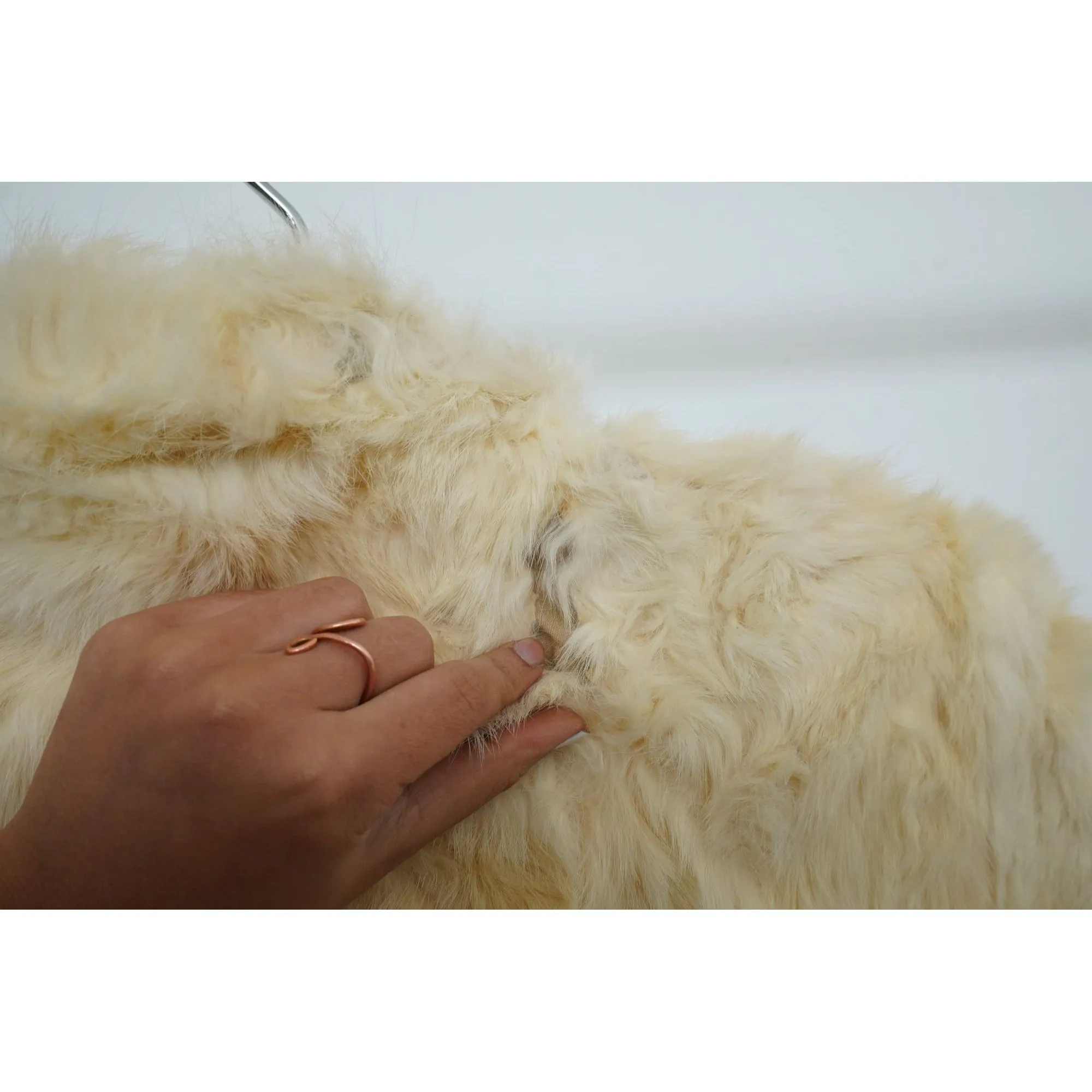 "Retail" Vintage Unbranded Cream Winter Fur Coat with Gold Lining (See Dimension) Women's
